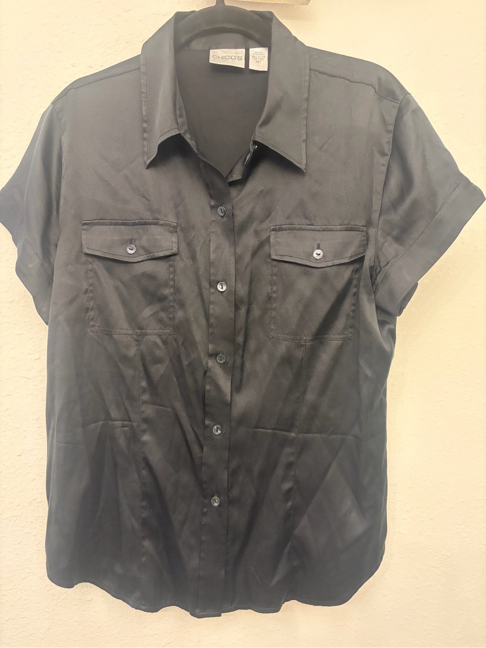 Chico's Black Short-Sleeve Button-Front Casual Shirt Silk